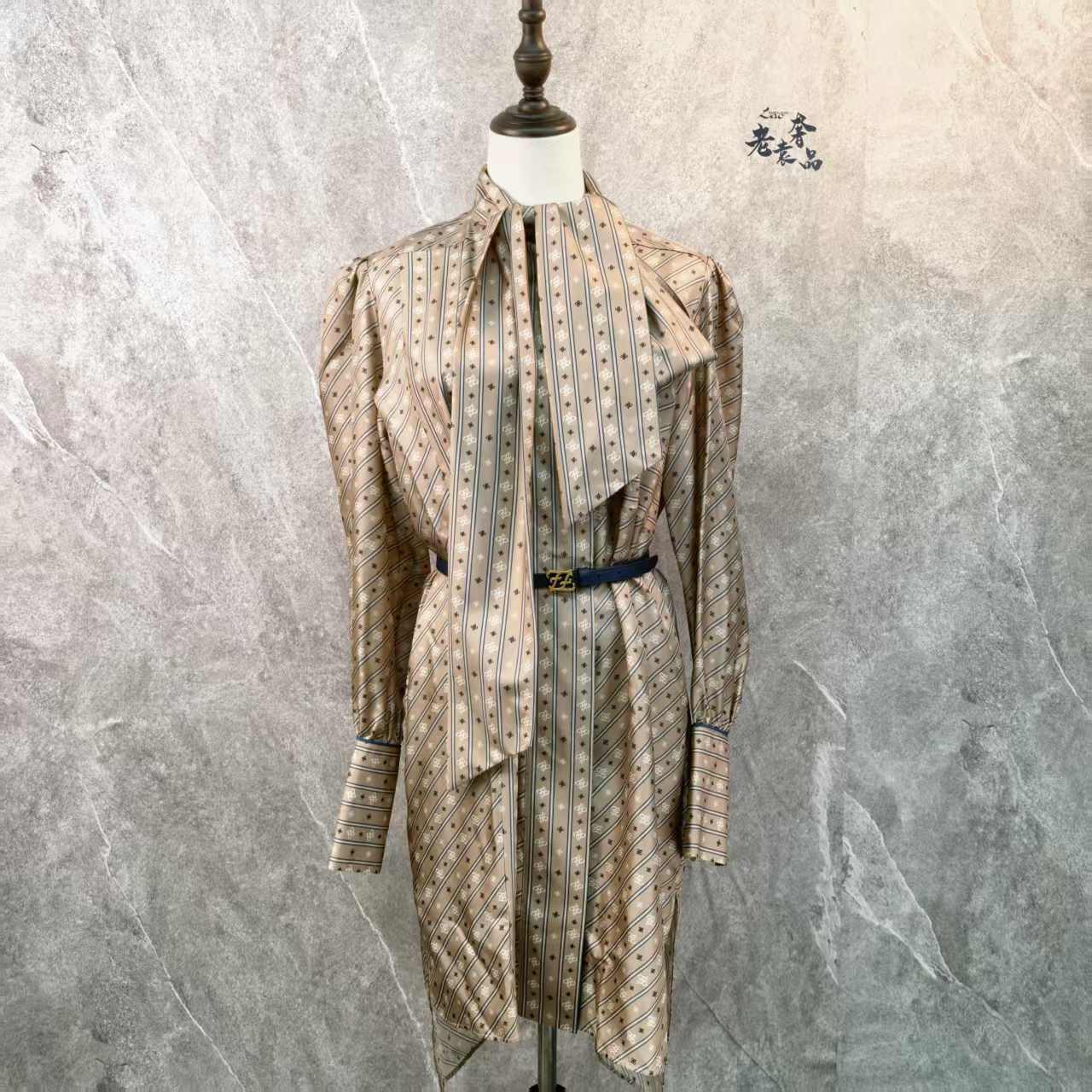 99新 FENDI/芬迪 海囤J/芬迪大衣/40码/ds57152