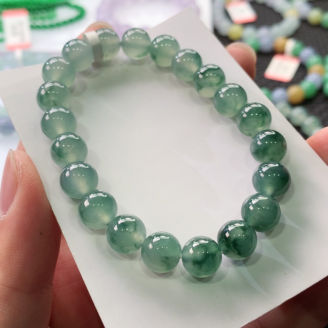 翡翠手链未镶嵌翡翠