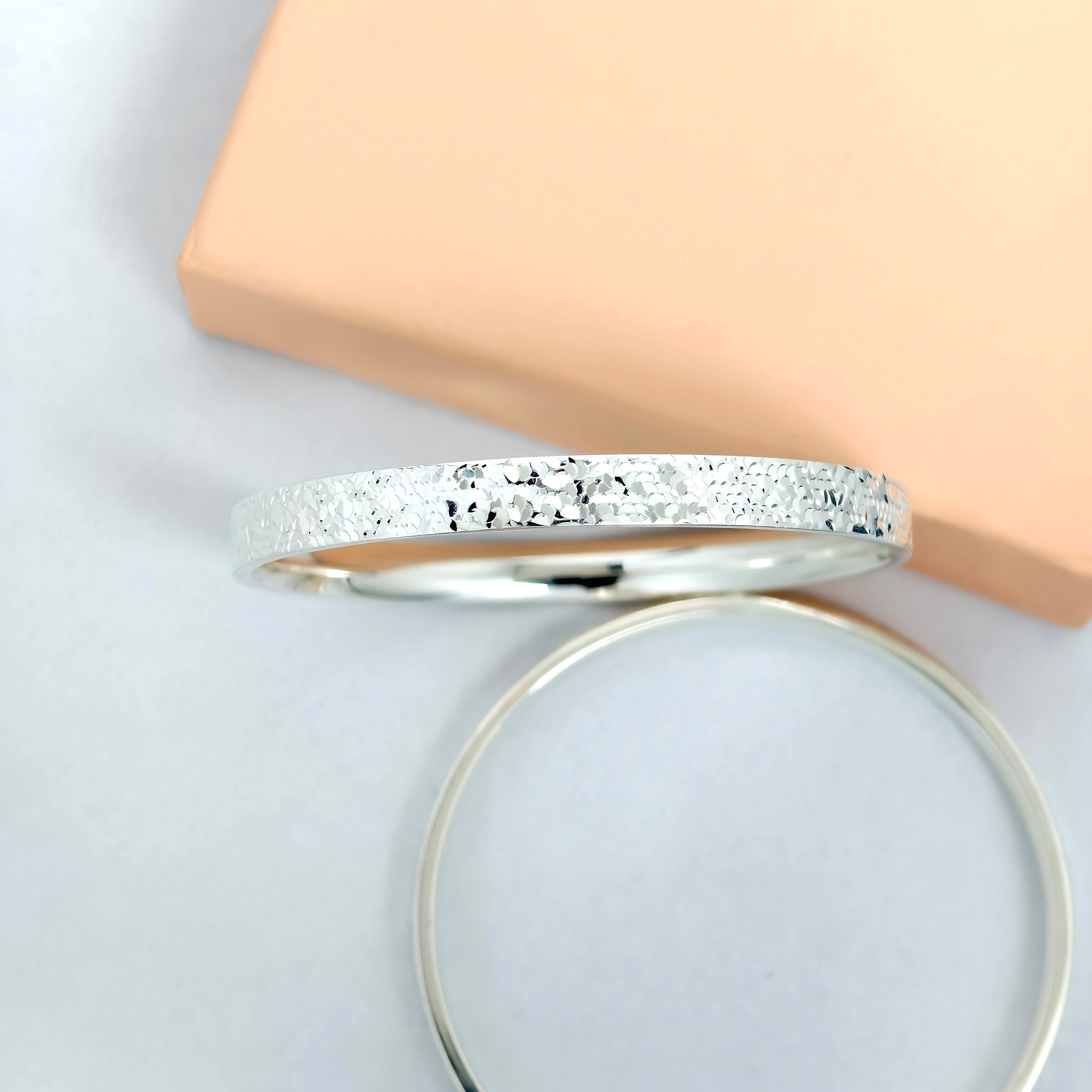 999微光星河复古宫廷通用素款镯子