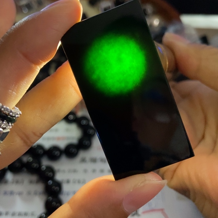 翡翠未镶嵌颈饰墨翠