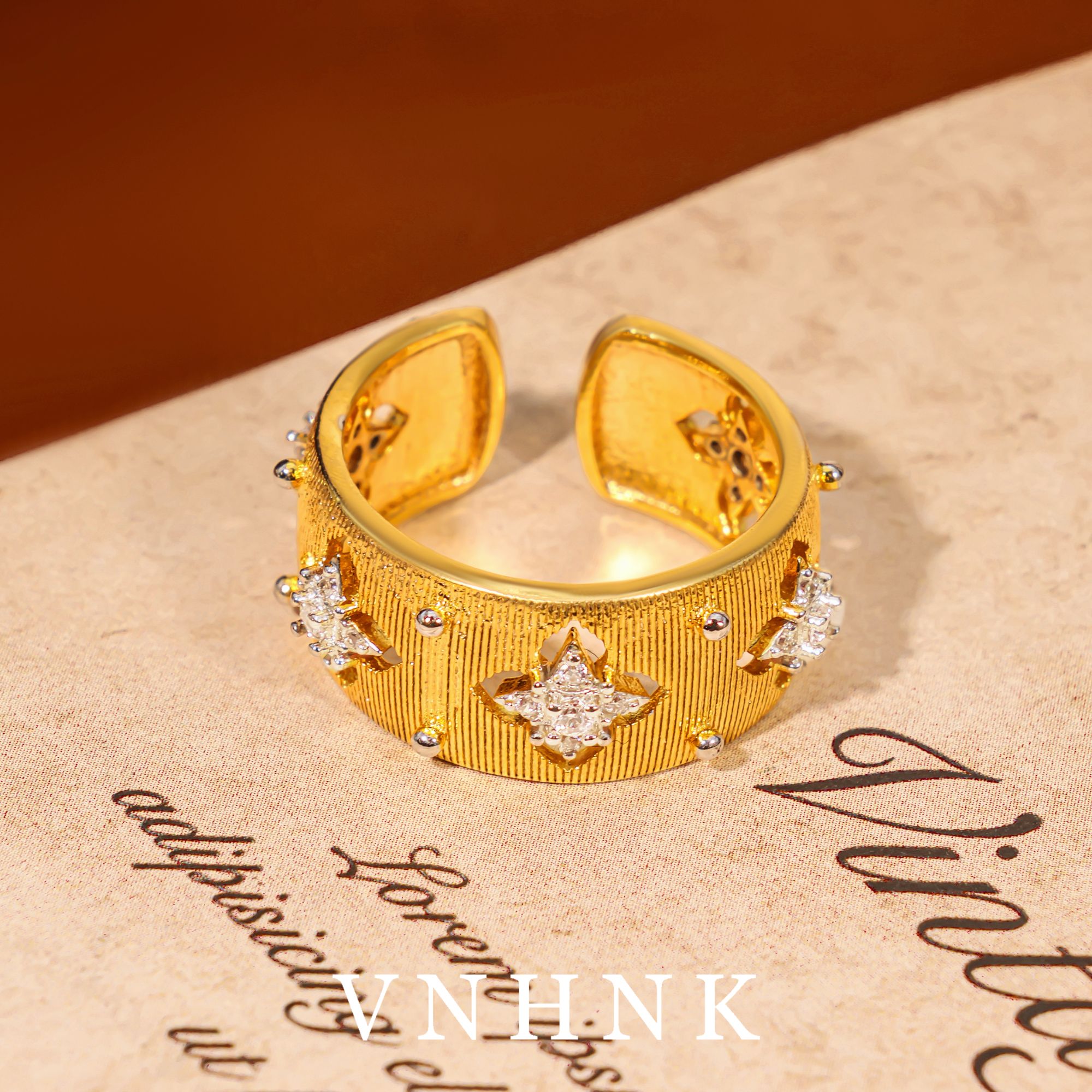 铜合金合成锆石戒指 美可儿   M171   金色时尚气质百搭戒指