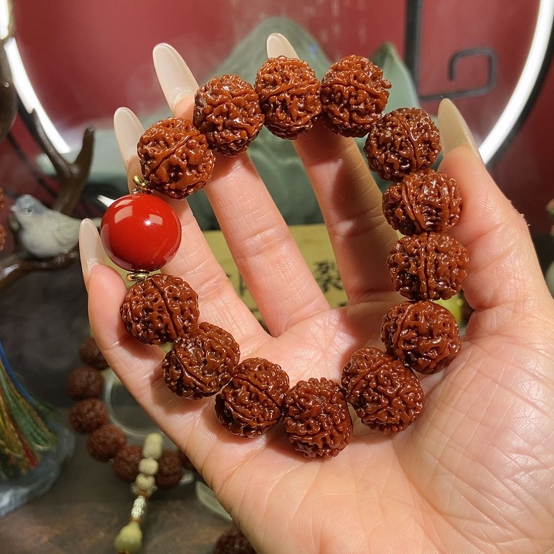 金刚菩提吊坠620。红。            