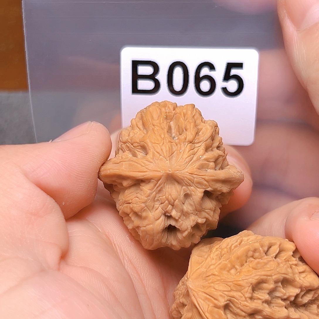 文玩核桃吊坠37野牛