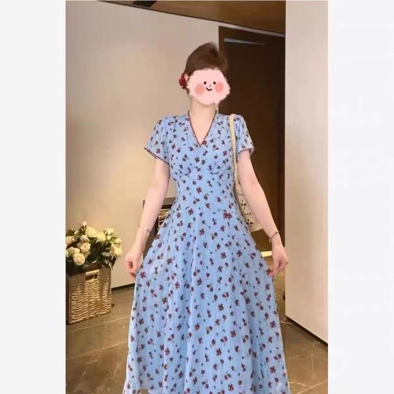 2025年夏季新款常规连衣裙碎花V领韩版长裙