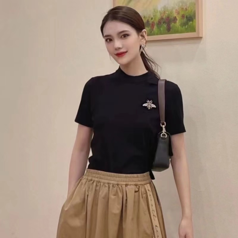 【商场同款】2026新款螺纹针织小蜜蜂短袖T恤女修身打底上衣1300360