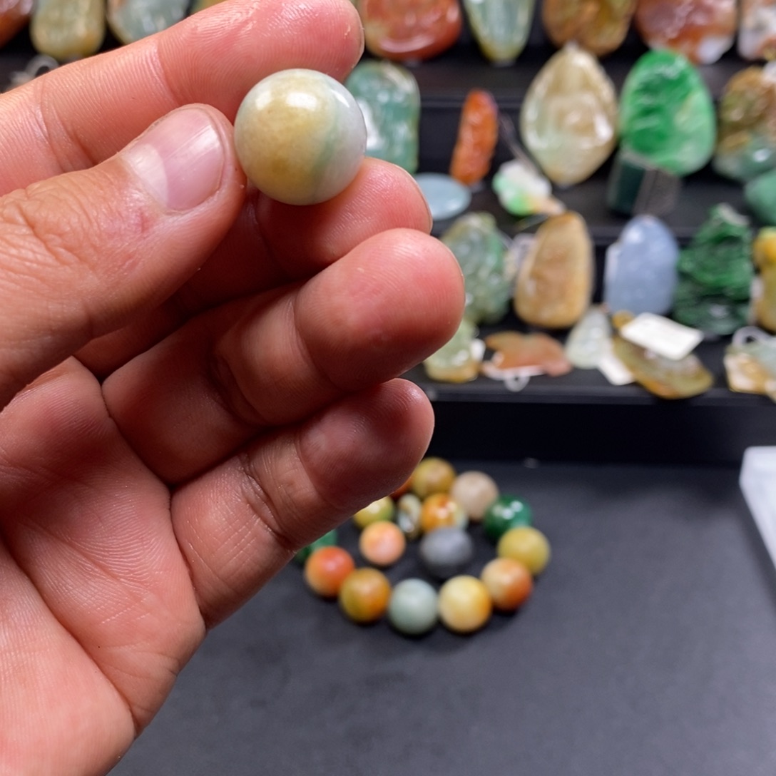 翡翠未镶嵌项链卡16黄加绿