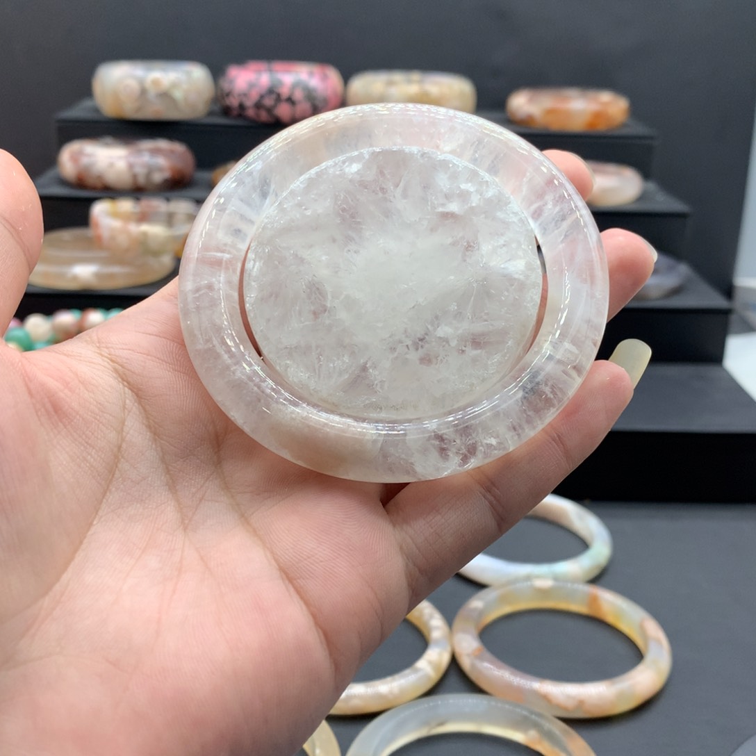 【闪购商品】玛瑙/玉髓手镯合金丑*的