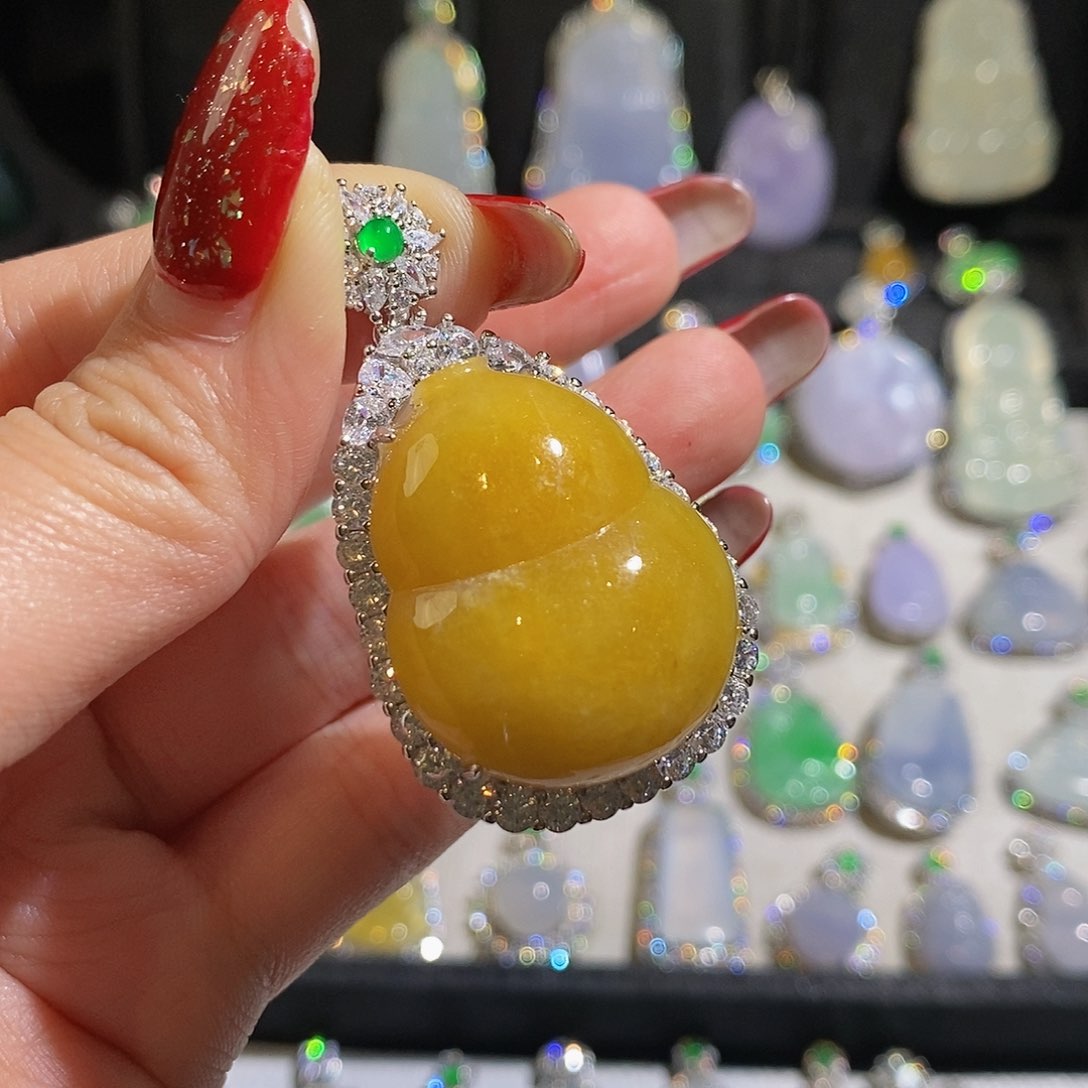 翡翠颈饰银S925镶嵌天然翡翠