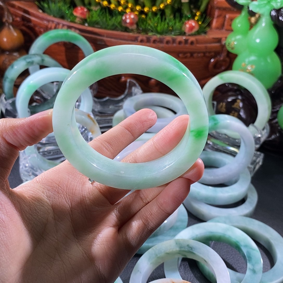 未镶嵌56定制翡翠S****?