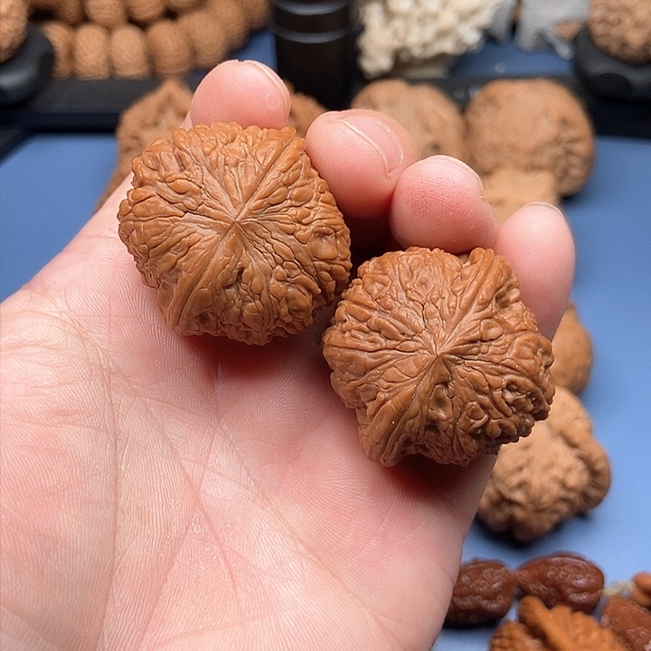 文玩核桃把件弥勒佛