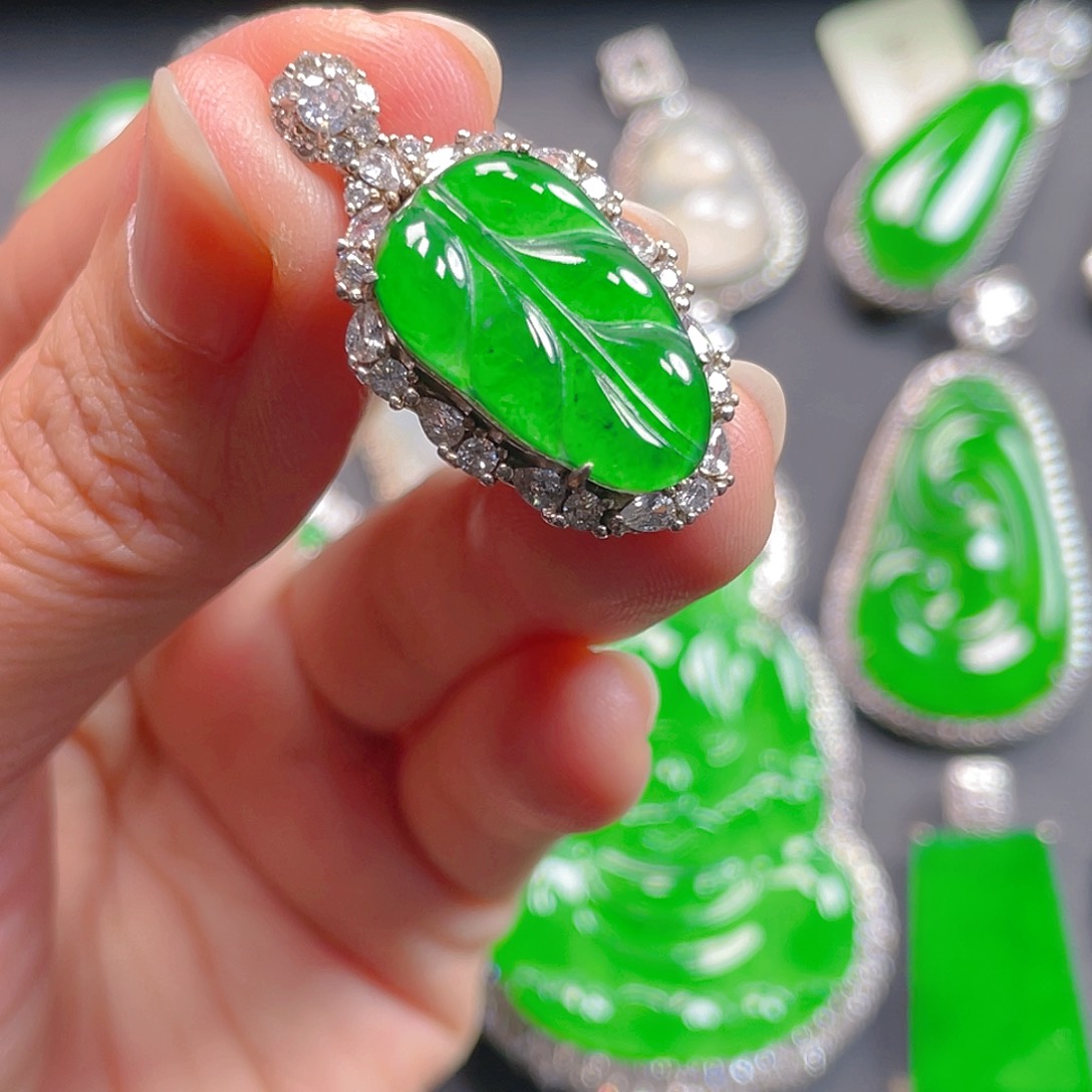 吊坠(不含链)未镶嵌翡翠