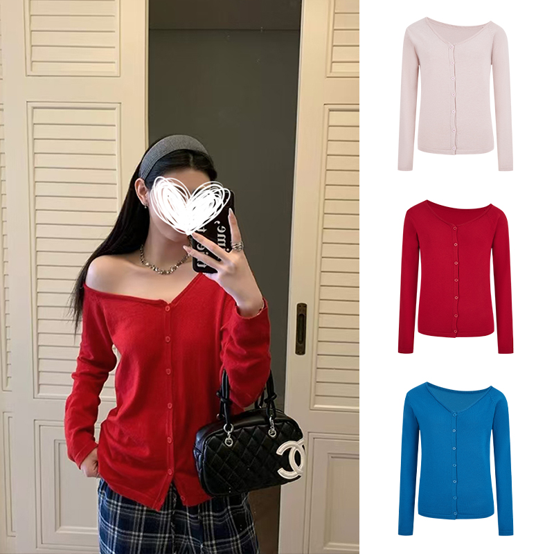 Moses Queen/魔西女王韩系斜肩露肩修身针织衫女独特气质长袖上衣