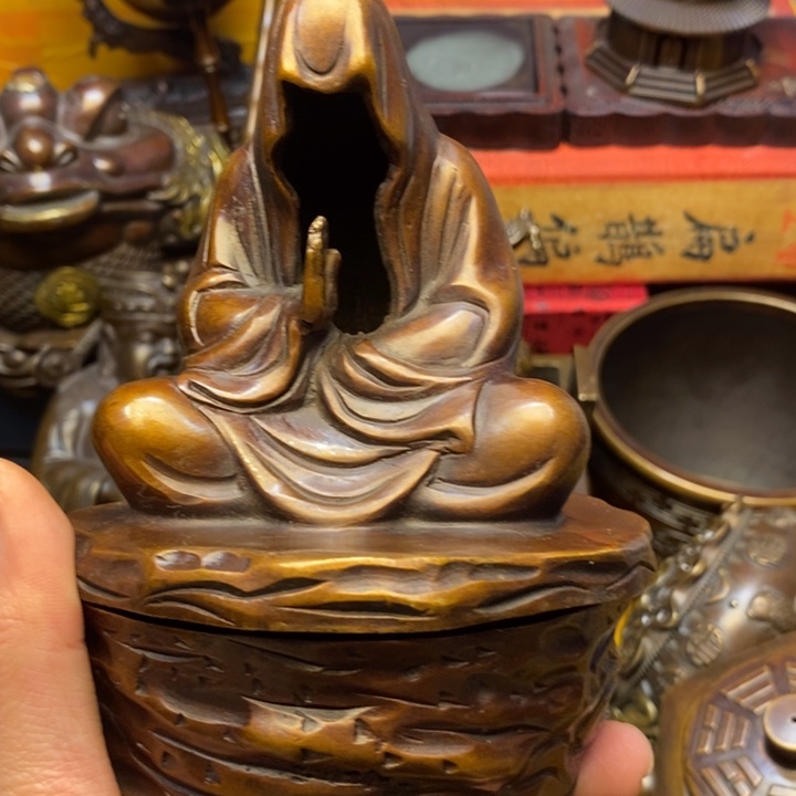 铜器摆件做工精良