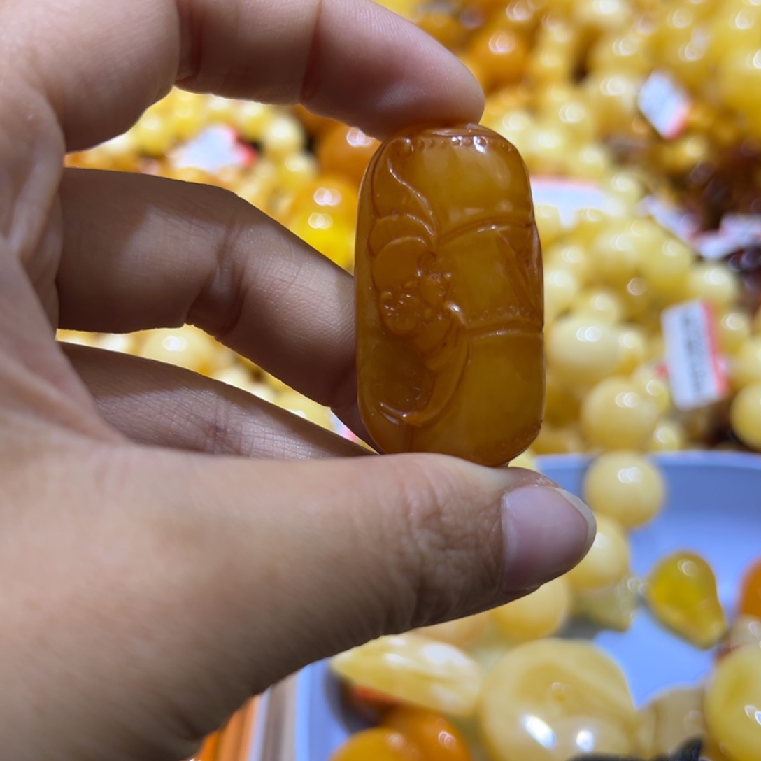 琥珀珠宝奇石未镶嵌