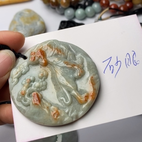 翡翠颈饰未镶嵌翡翠 
