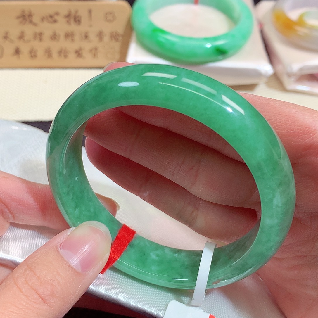 翡翠未镶嵌手镯7055