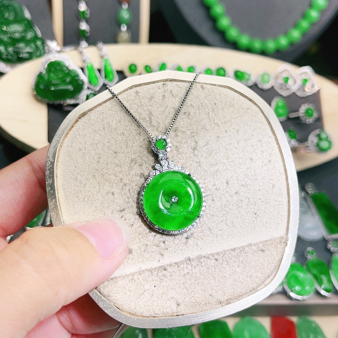 翡翠未镶嵌吊坠(不含链)裸石