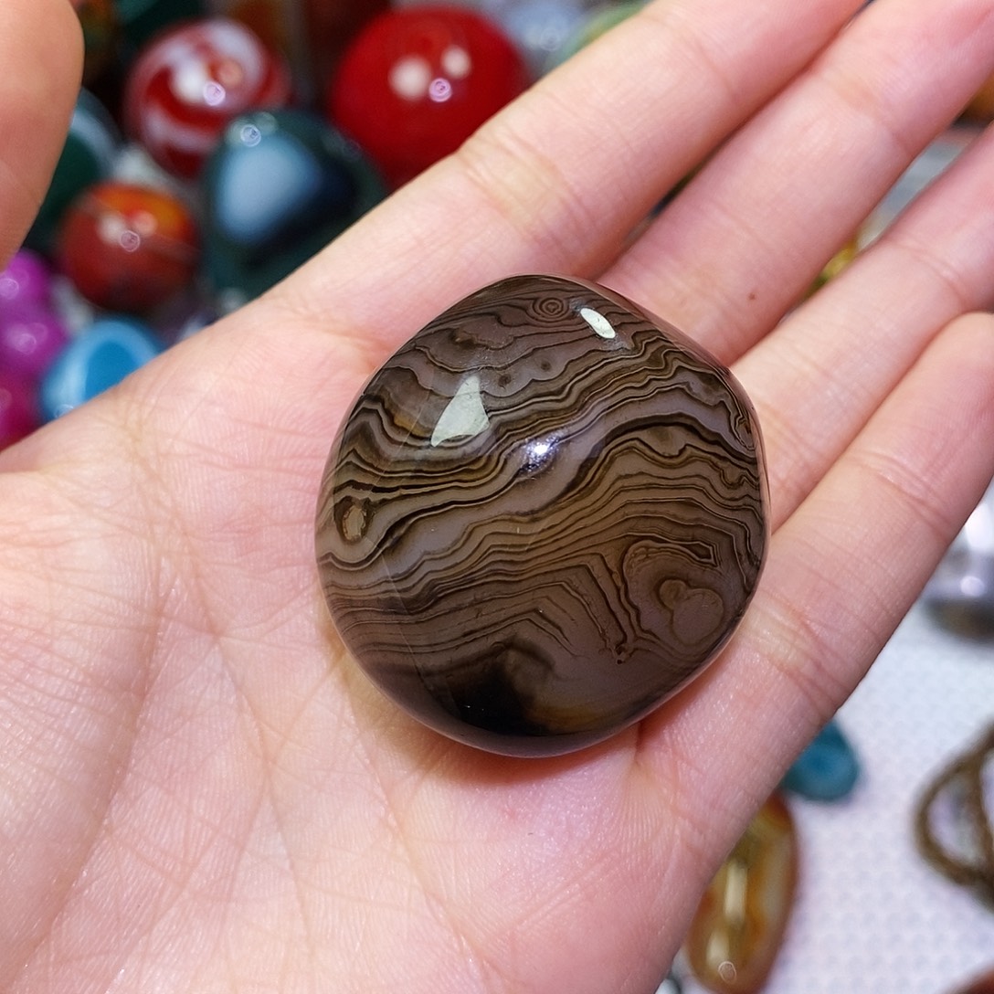 崔***牛玛瑙/玉髓未镶嵌珠宝奇石