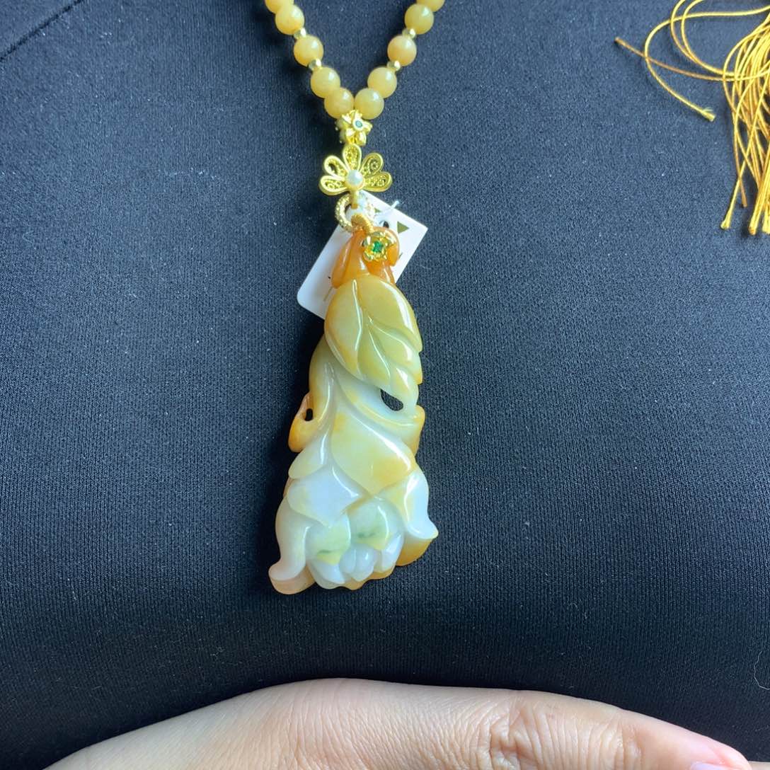 翡翠颈饰未镶嵌翡翠