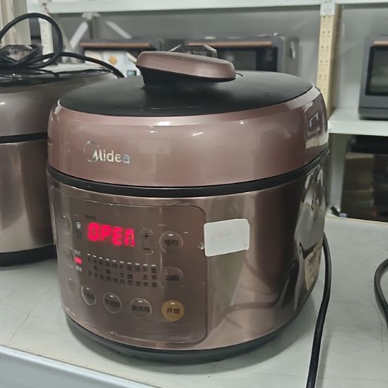 芷***心5升家用电压力锅 两侧凹陷