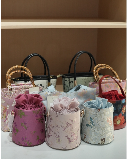 新中式国风包包（随机发货款式不一）