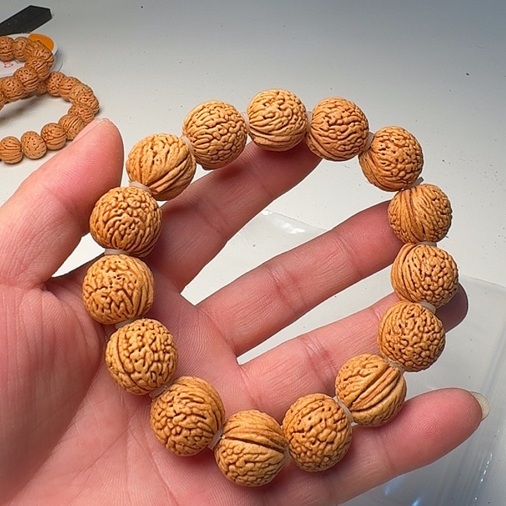 吊坠桃核龙鳞苹果