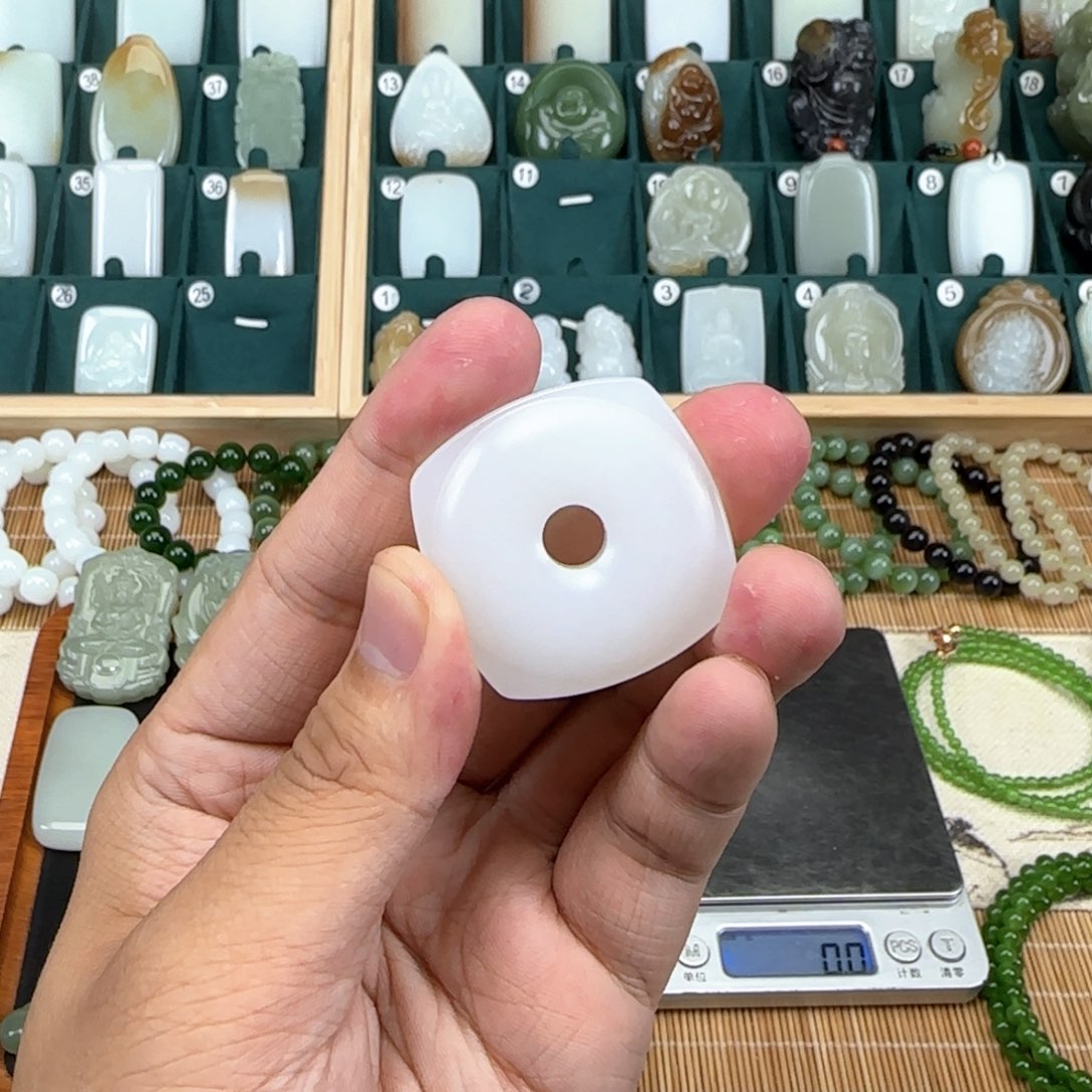 和田玉挂件未镶嵌