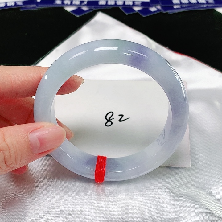 翡翠手镯未镶嵌翡翠手镯未镶嵌