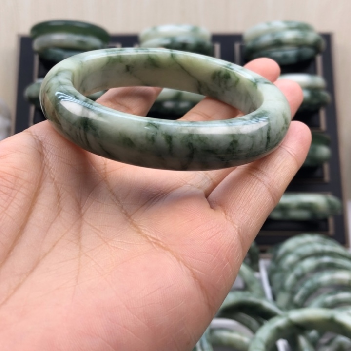 君***歌岫玉未镶嵌手镯岫玉手镯手工