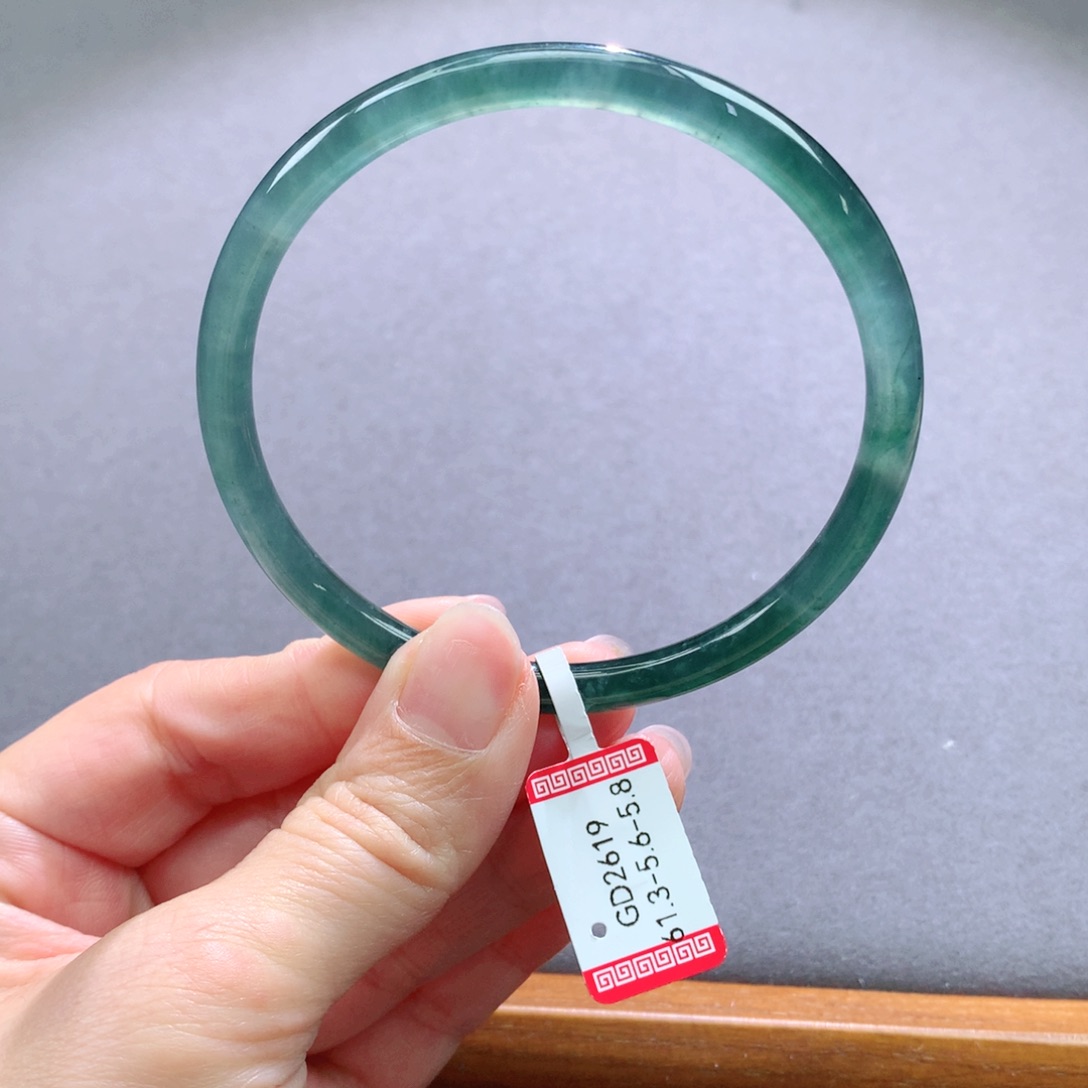 翡翠手镯未镶嵌天然翡翠手镯