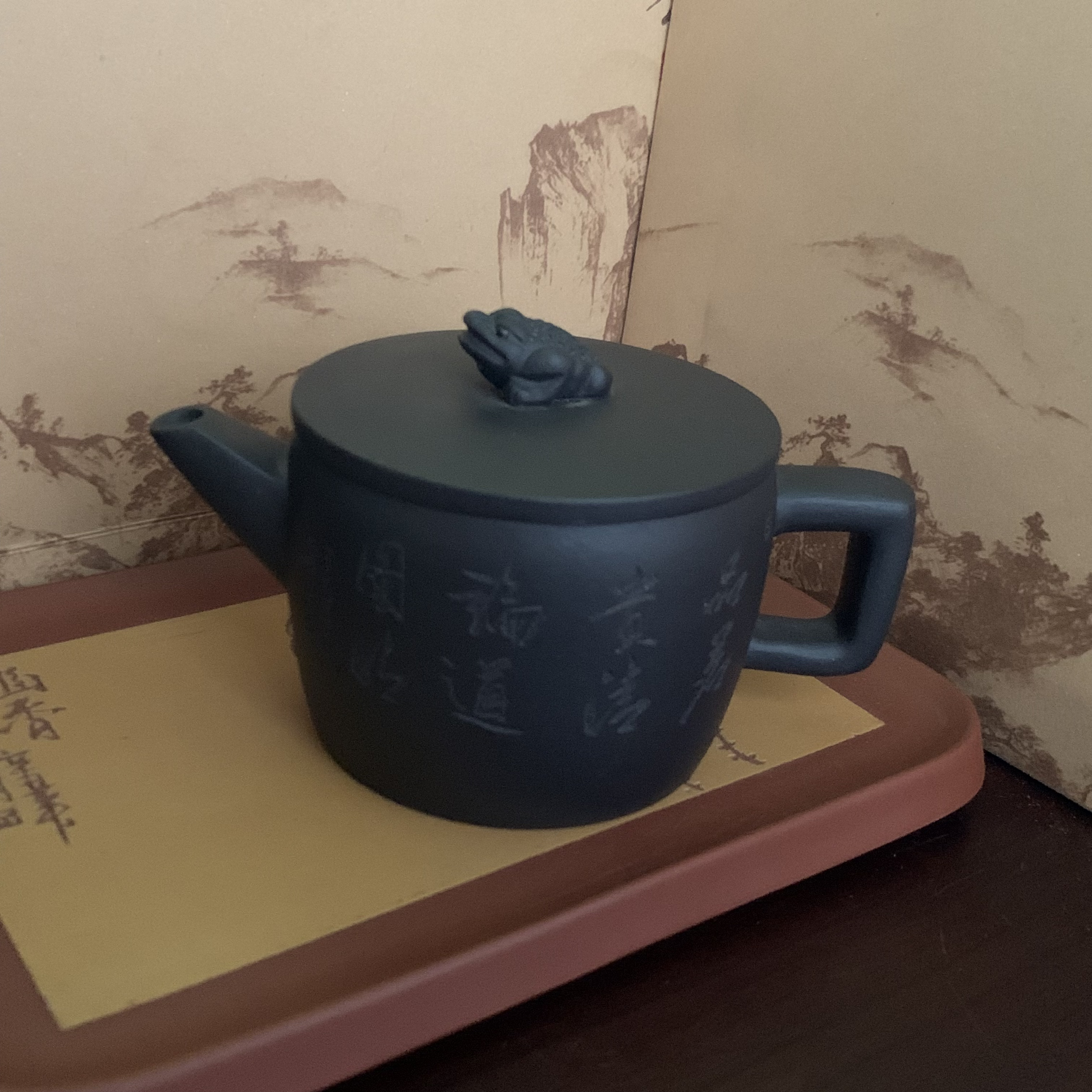 103号宜兴原矿黑泥金汉瓦壶金蟾钮全手工精美
