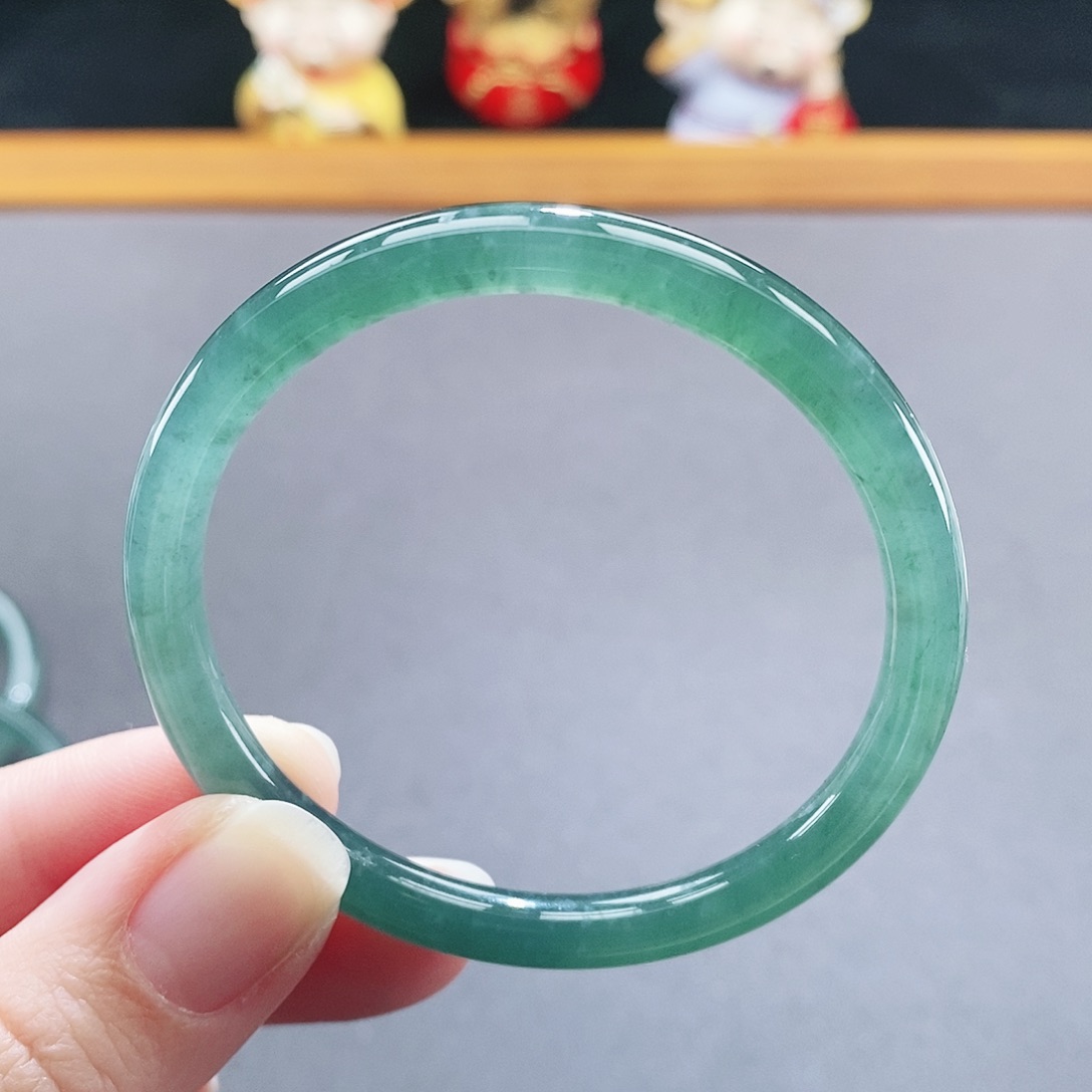 翡翠未镶嵌手镯49