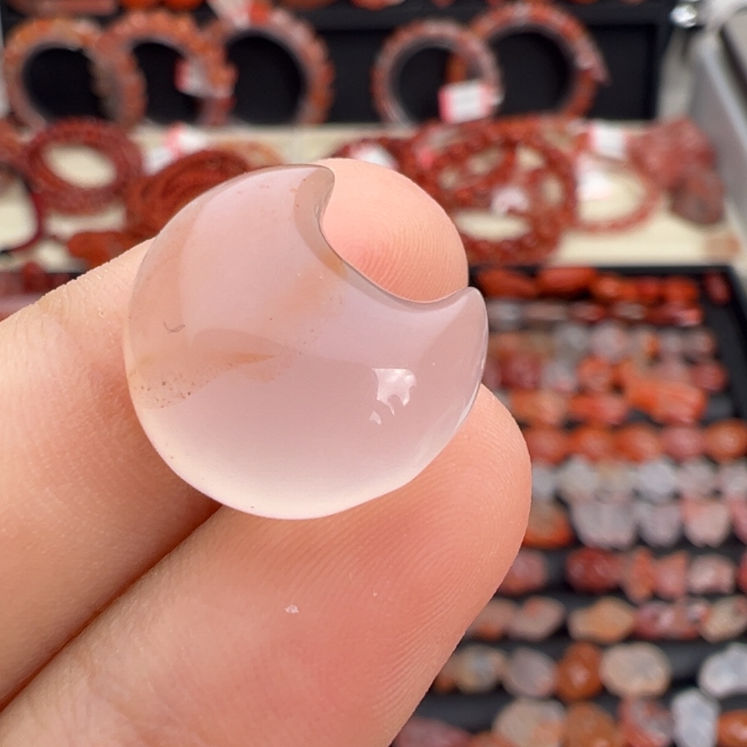 南红玛瑙未镶嵌颈饰月亮