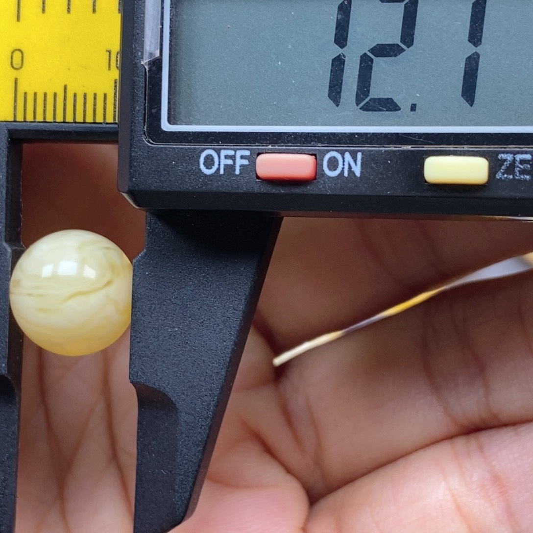 蜜蜡未镶嵌珠宝奇石