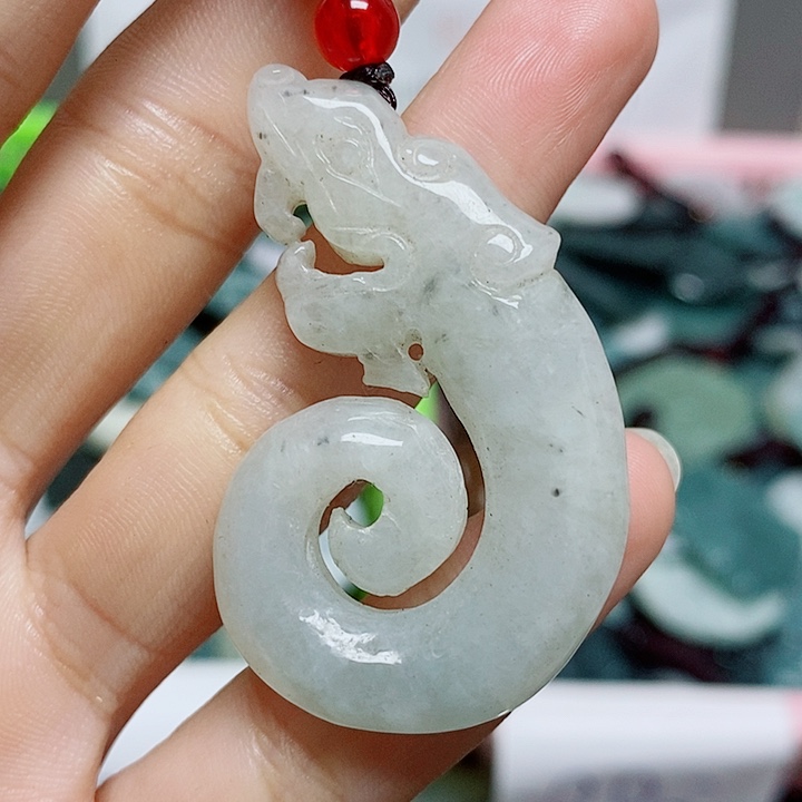 翡翠颈饰未镶嵌纯天然