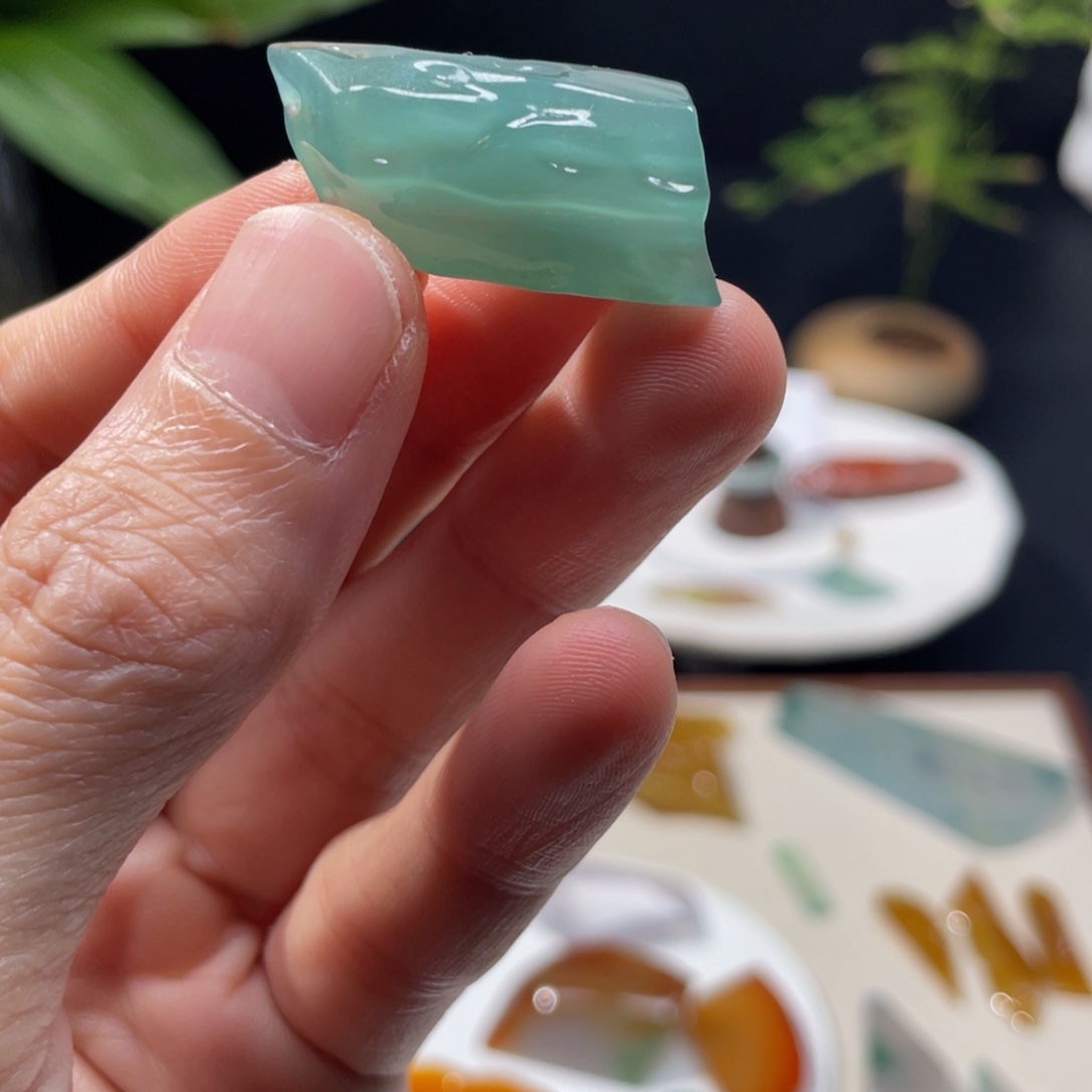 翡翠未镶嵌颈饰包工