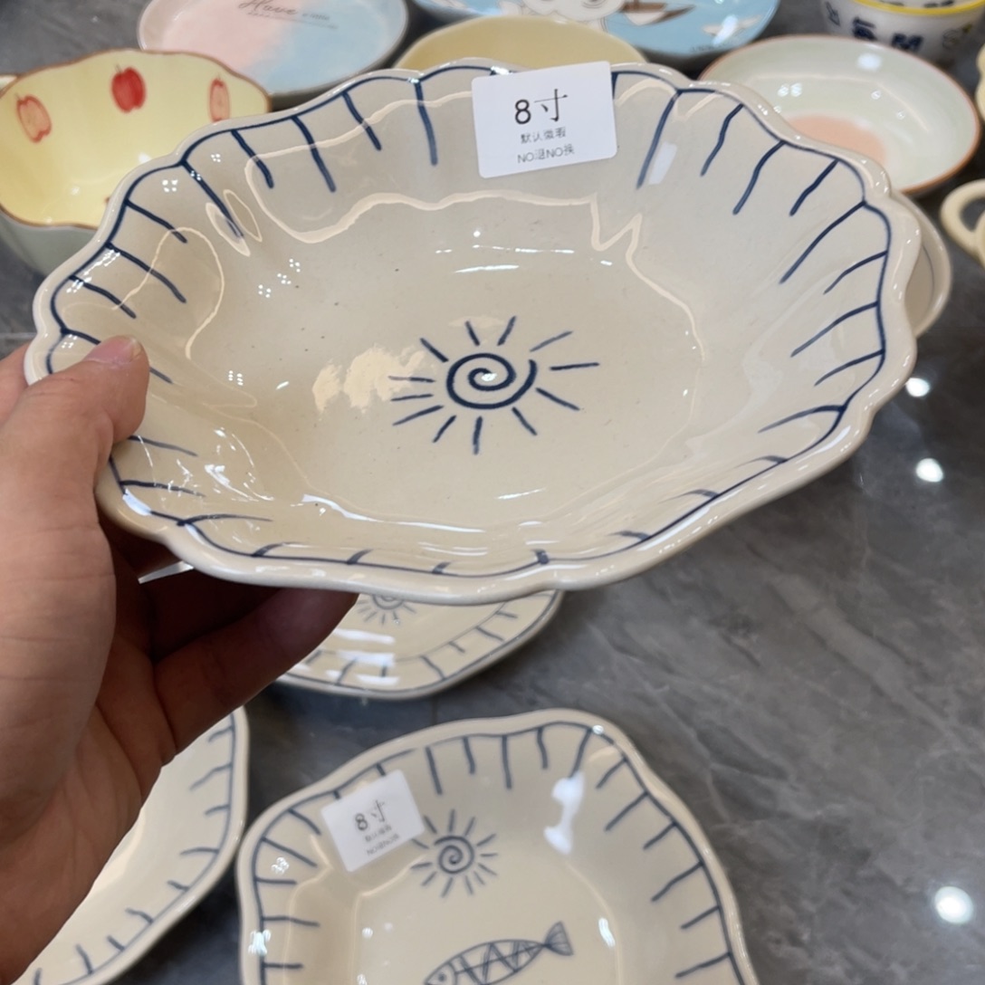 陶瓷微瑕餐具介意勿拍，满18飞！