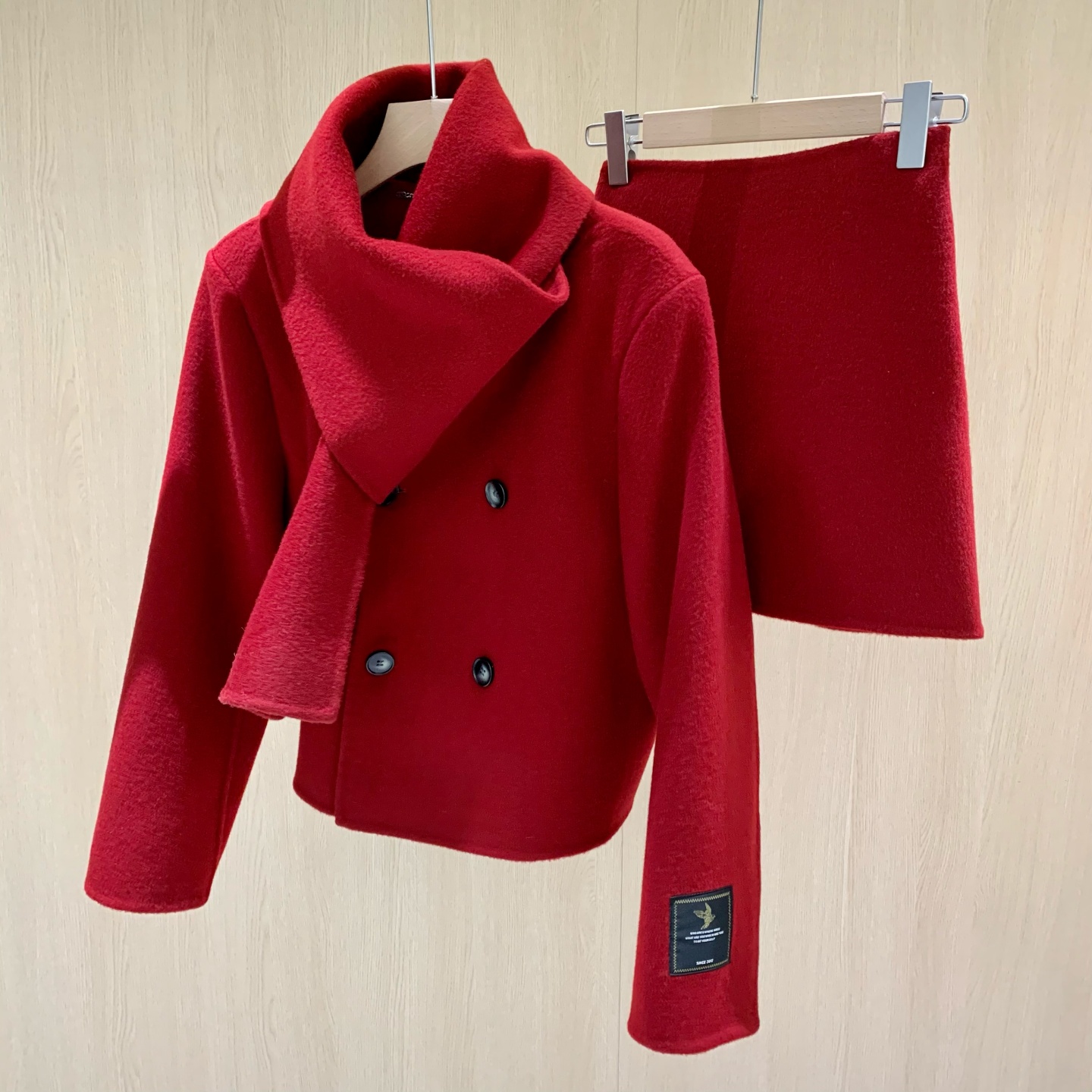 红运新年！设计感正红色羊驼毛混纺围巾领毛呢外套显瘦A字半身裙女