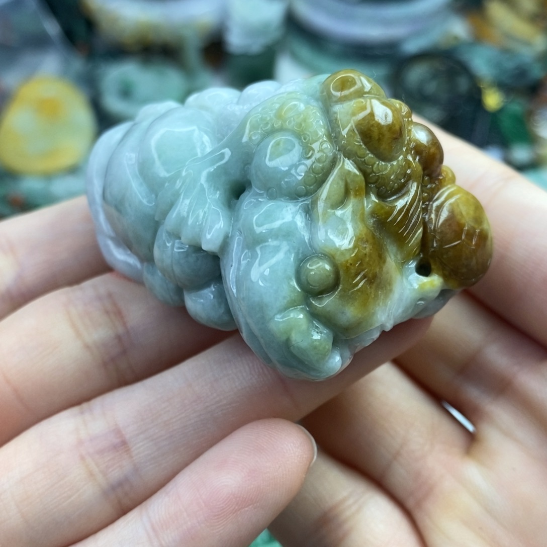 翡翠未镶嵌颈饰吊坠
