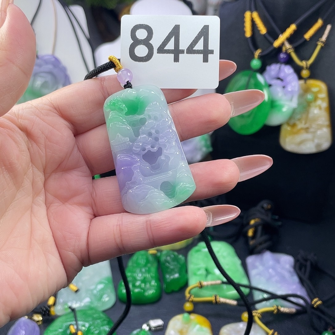 翡翠未镶嵌吊坠(赠链)