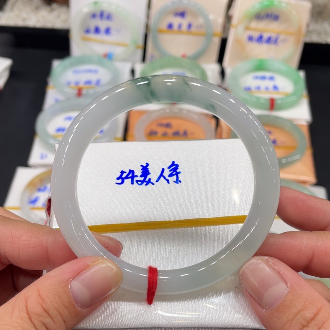 翡翠手镯未镶嵌缅甸翡翠天然翡翠