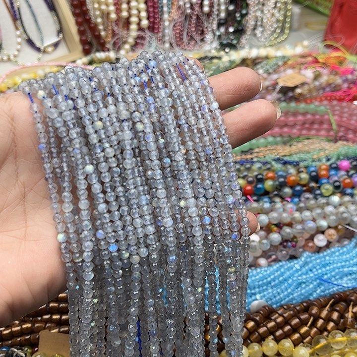 玛瑙/玉髓珠宝半成品未镶嵌一条4mm灰月光刻面