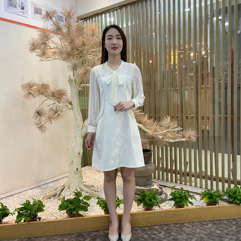 新款时尚女装优雅蝴蝶结飘带超显瘦假两件连衣裙2025春季新款减龄