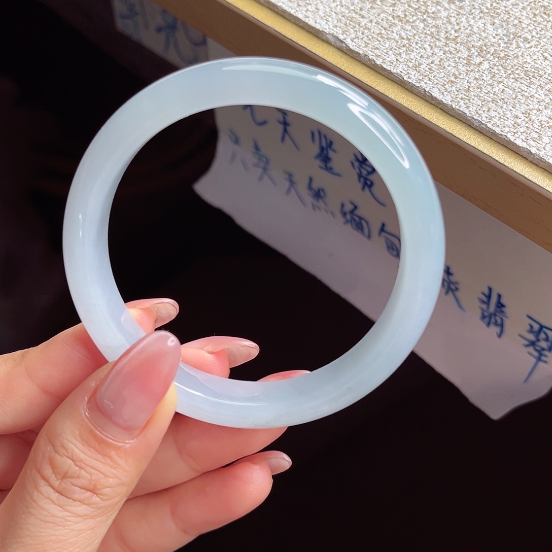 翡翠未镶嵌手镯手镯