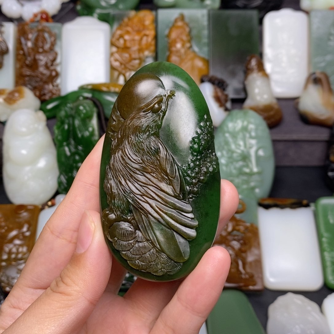 和田玉未镶嵌吊坠(不含链)石*