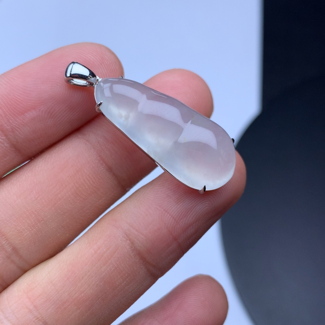 翡翠颈饰未镶嵌雨*翡翠