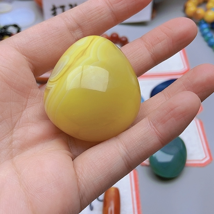 【闪购商品】玛瑙/玉髓未镶嵌珠宝半成品田*红