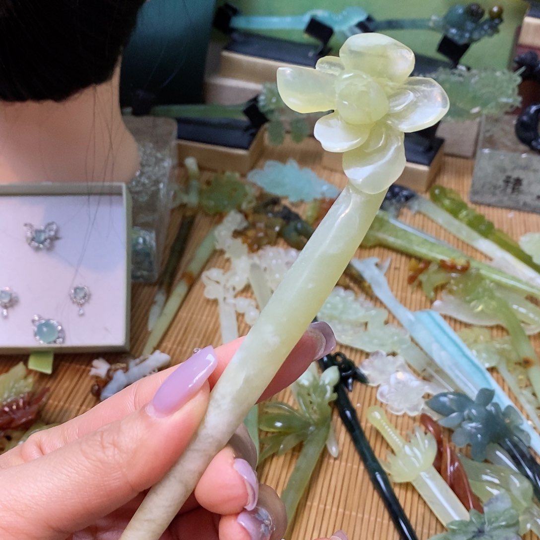 蛇纹石玉发簪未镶嵌