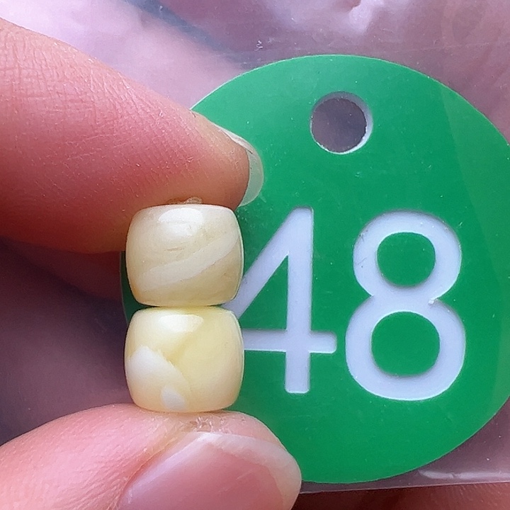 蜜蜡裸石未镶嵌8m m