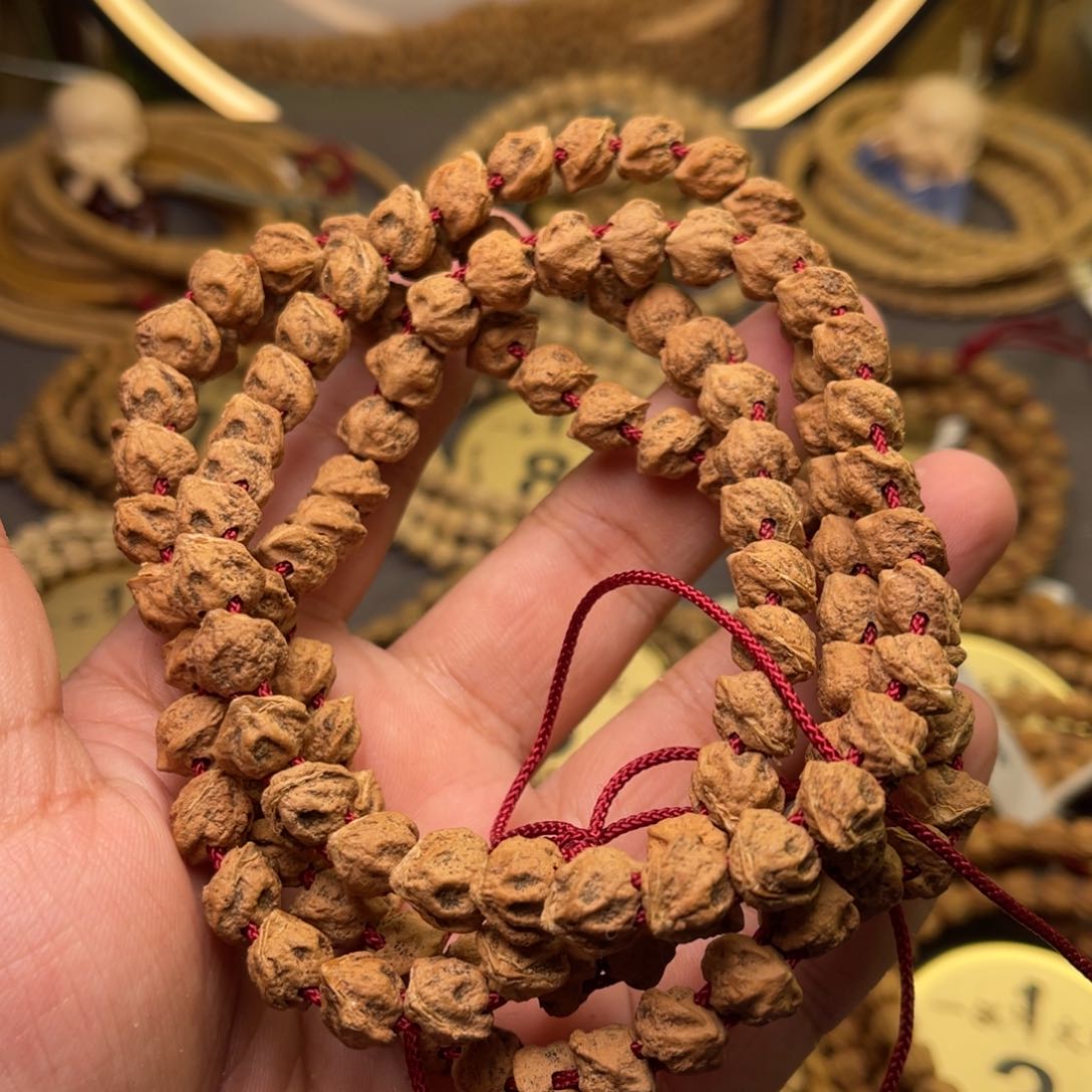 柏香籽/百香籽手串兔*。